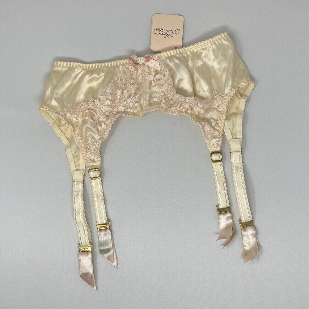 New Agent Provocateur Abbey Pink Cream Suspender AP3 Medium *DEFECT*